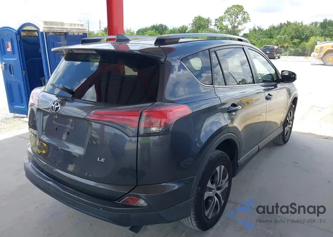 2017 Toyota Rav4 Le z USA, uszkodzony, nr VIN JTMZFREV5HD093875